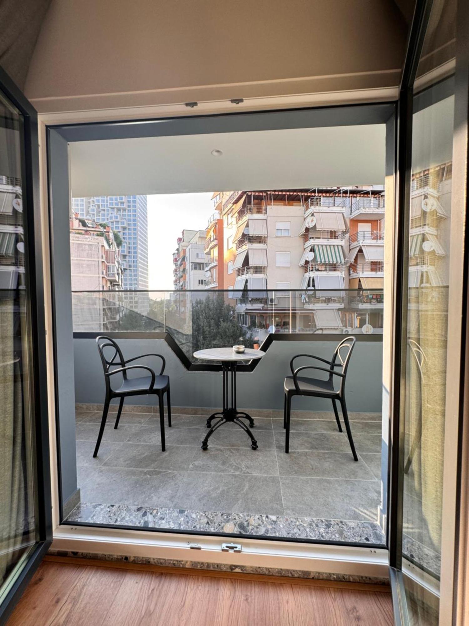 Апартаменти Izi Boutique Тирана Екстер'єр фото