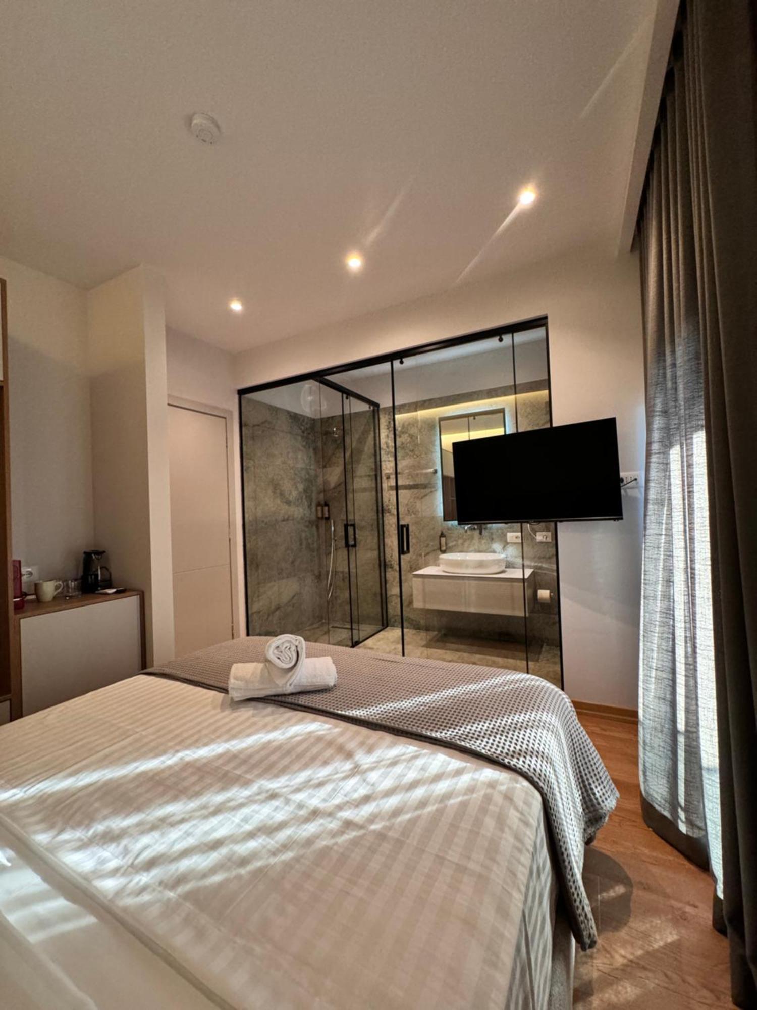 Апартаменти Izi Boutique Тирана Екстер'єр фото